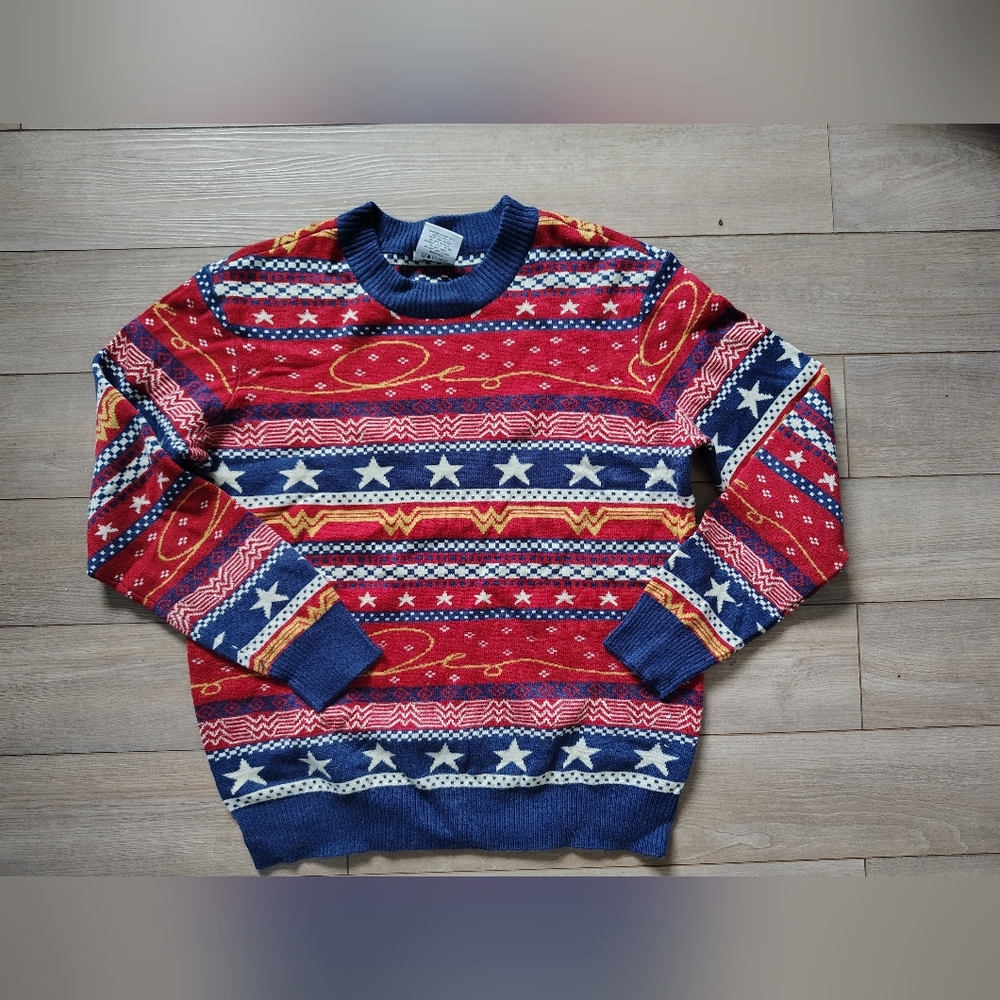 Box Lunch Wonder Woman's Sweater | Size L